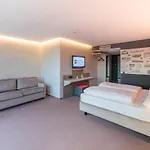 Am Ruessel 3* 洛费尔登
