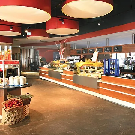 Am Ruessel 酒店 洛费尔登